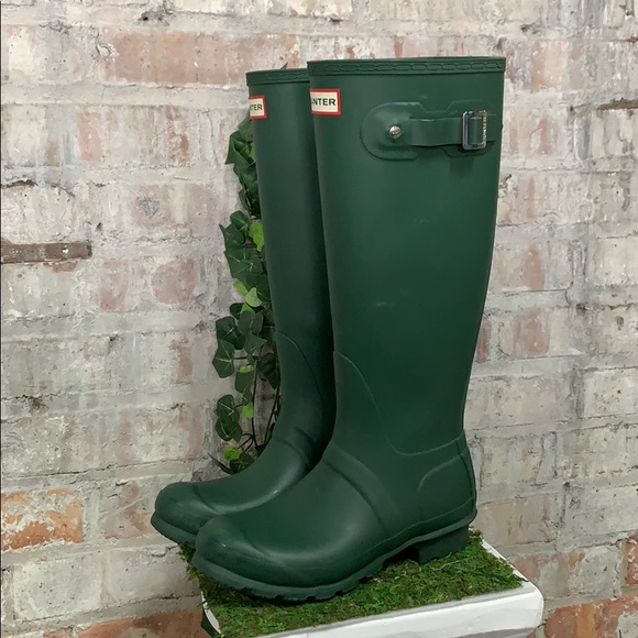Hunter Shoes - PRE OWNED Hunter Classic Tall Green matte Boots